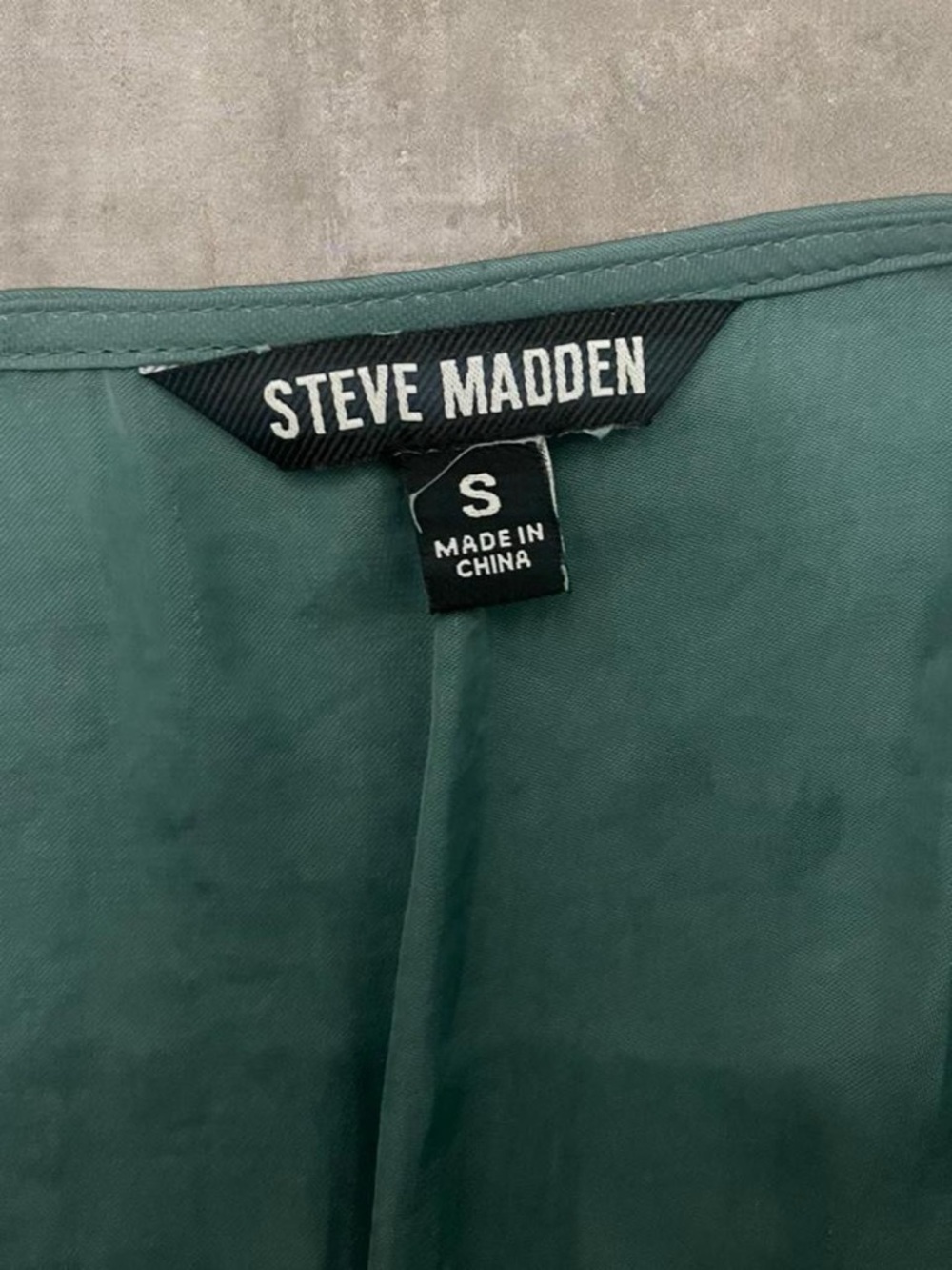 Steve Madden Green Midi Dress Ruched Waist Flowy Short Sleeve Size Small - Picture 3 of 3